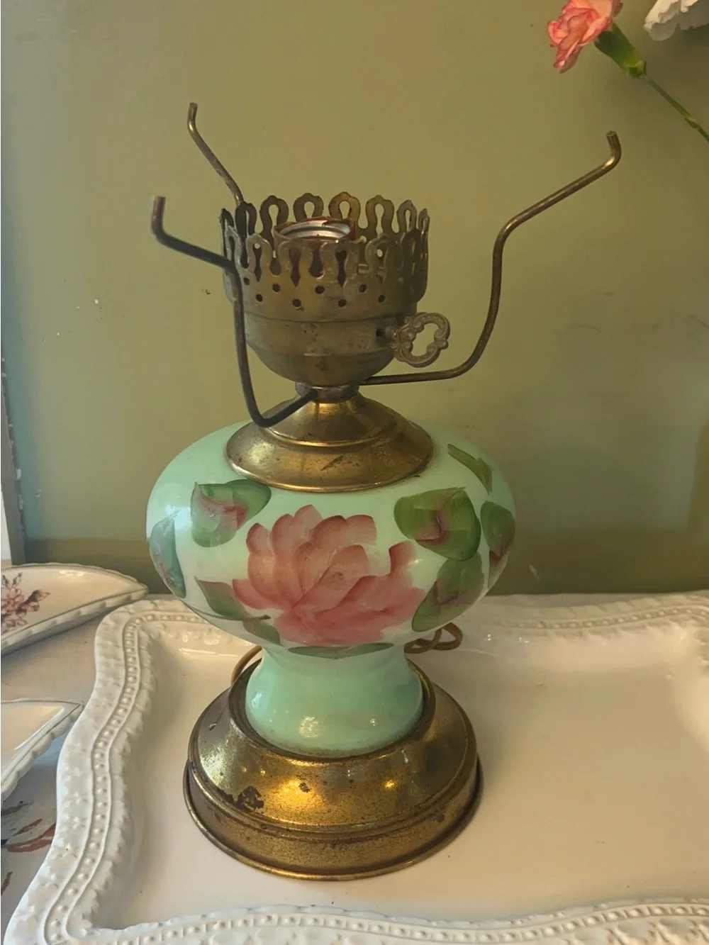 GWTW Traditional Victorian hurricane/parlor 3 way lamp handpainted antique brass